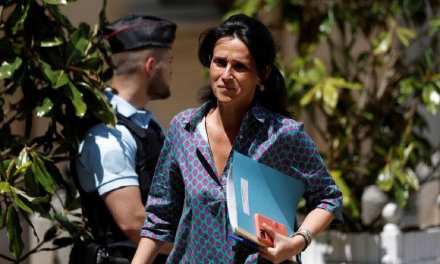 Ministrja e sapoemëruar në qeverinë e Macron akuzohet për përdhunimin e dy grave