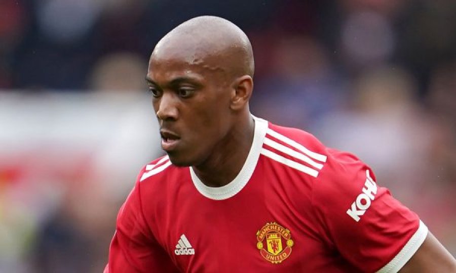 United ia vendos çmimin Martialit