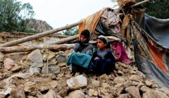 Tragjedia në Afganistan, shumë fëmijë nën rrënojë, mbi 1 mijë të vdekur