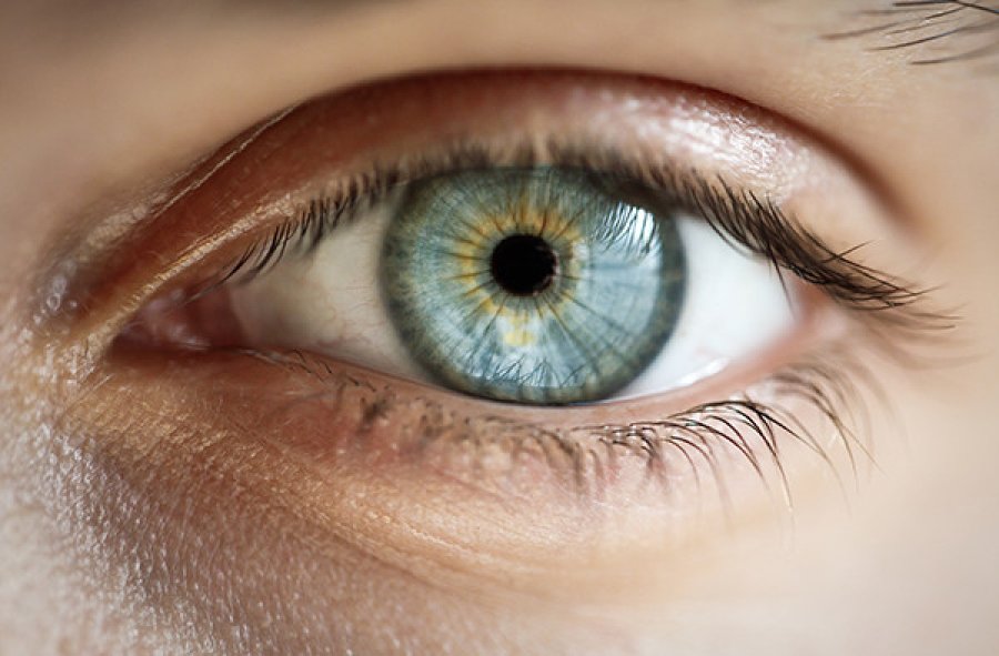 Mjeku ia hoqi syrin e gabuar, pacienti mbetet i verbuar