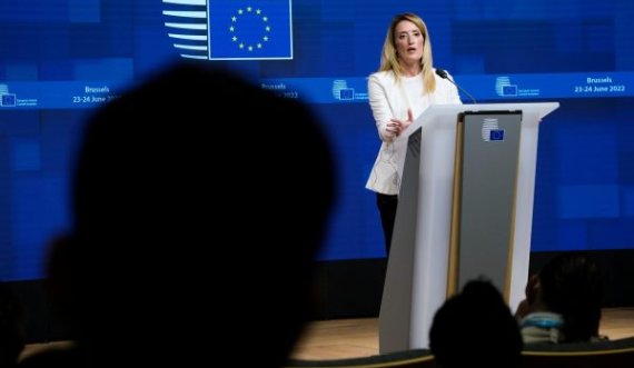 Metsola e vetmja zyrtare në BE-së që e përmendi heqjen e vizave pas Samitit