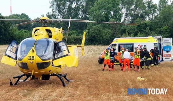 Shqiptari përplaset me pemën, dërgohet në spital me helikopter