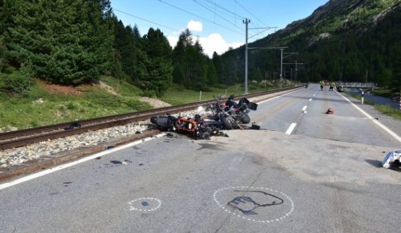 Tre persona të vdekur pas një aksidenti trafiku