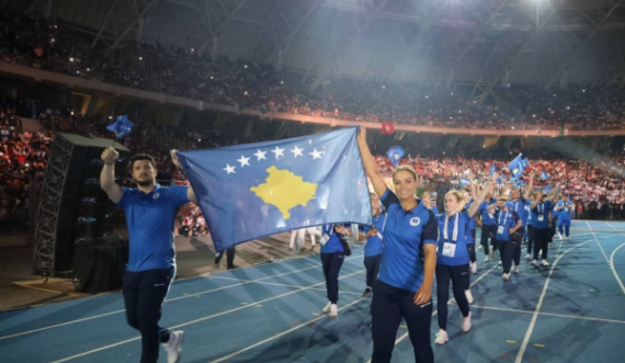 Parakalimi i sportistëve kosovarë në hapjen e Lojrave Mesdhetare