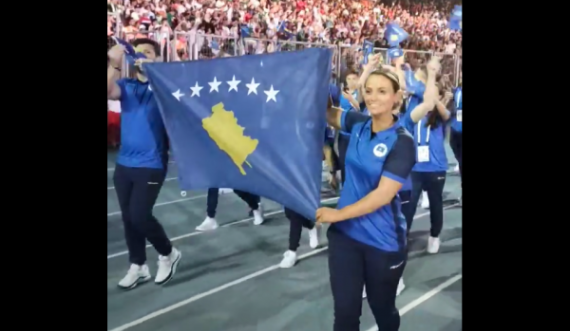 Algjerianët brohorisnin “Kosova” në hapjen e Lojërave Mesdhetare