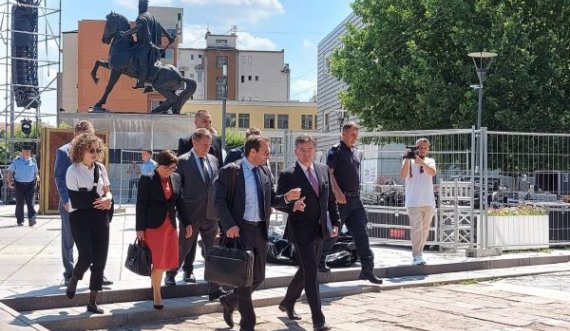 Emisari sllovak në Kosovë, nisë takimin me kryeministrin Kurti