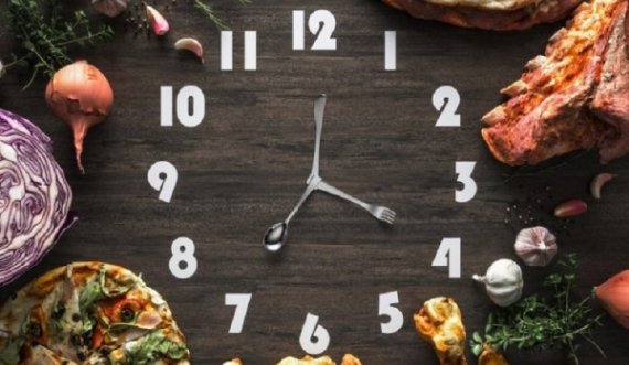 Pse koha e ushqimit mund të ndikojë në plakjen më të shpejtë?
