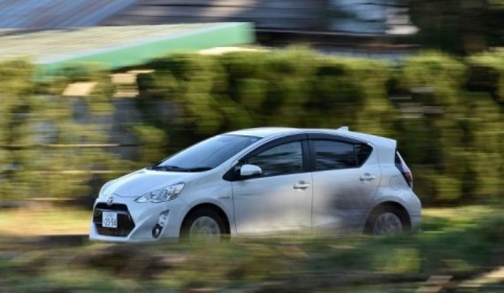 Toyota tërheq 2700 makina të reja për këtë arsye të çuditshme