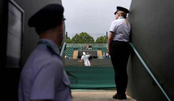 Tenisti polak do t’i dhurojë 100 euro për Ukrainën