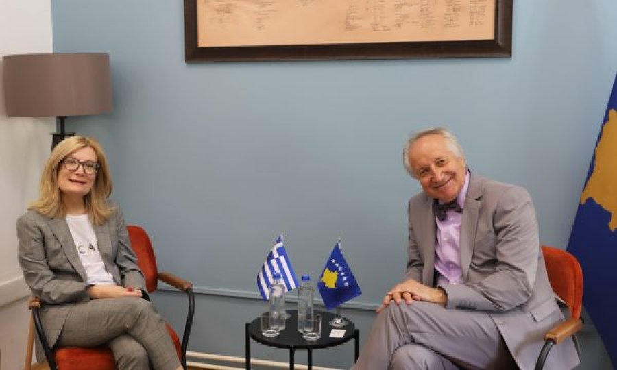 Ministri Latifi pret shefen e zyrës greke