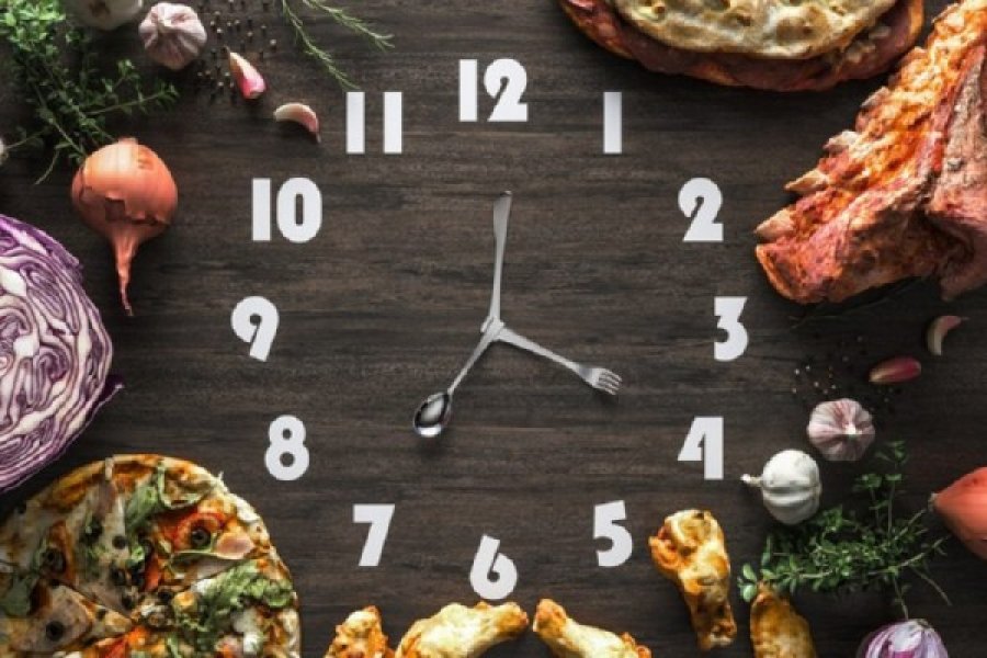 Pse koha e ushqimit mund të ndikojë në plakjen më të shpejtë?