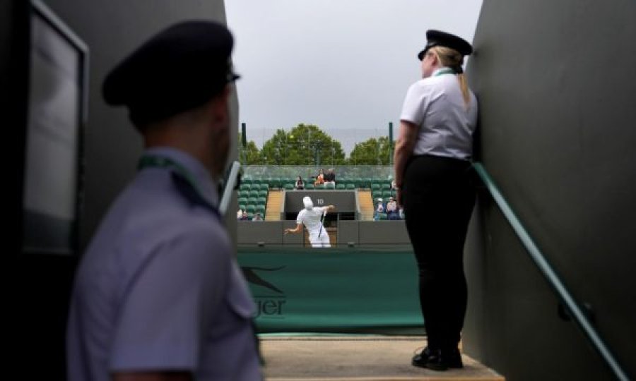 Tenisti polak do t’i dhurojë 100 euro për Ukrainën