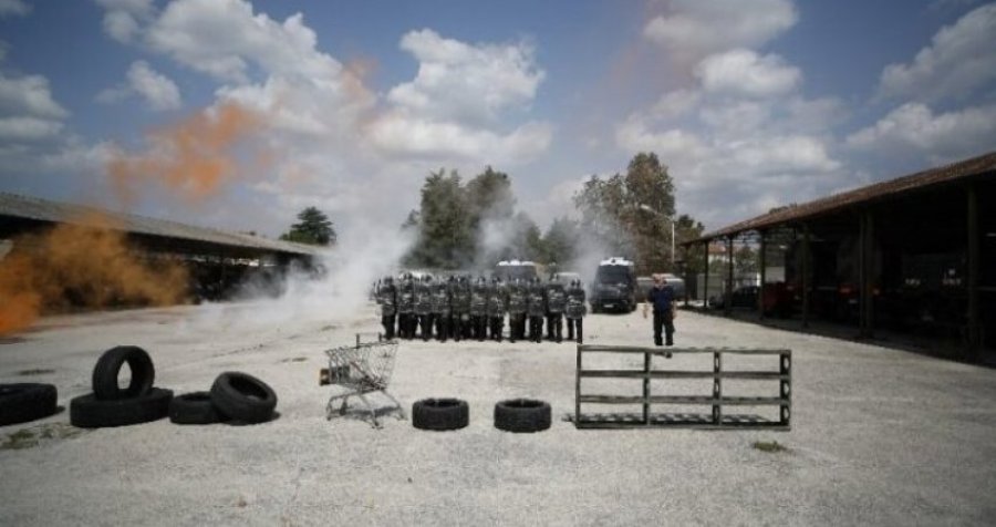 Policia Ushtarake e FSK-së trajnohet nga karabinierët Italian