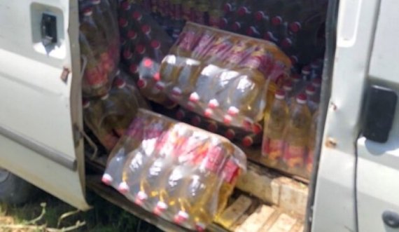 Parandalohet kontrabandë me vaj ushqimor në Mitrovicë, vaji ishte me origjinë nga Serbia