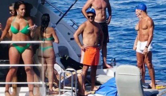 Ronaldo po i kalon pushimet me Georginan në një jaht luksoz në Ibiza