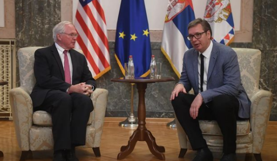 Vuçiq i thotë ambasadorit amerikan se “Ballkani i Hapur” po e ndihmon bashkëpunimin rajonal