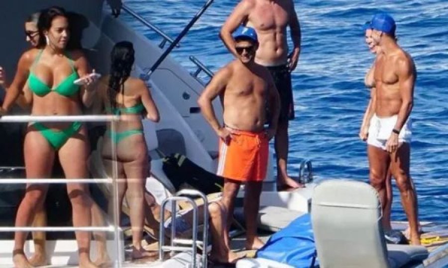 Ronaldo po i kalon pushimet me Georginan në një jaht luksoz në Ibiza