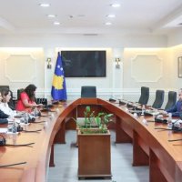 Krasniqi pas takimit me Kurtin: Procesi i Vettingut duhet të zhvillohet përmes Kuvendit