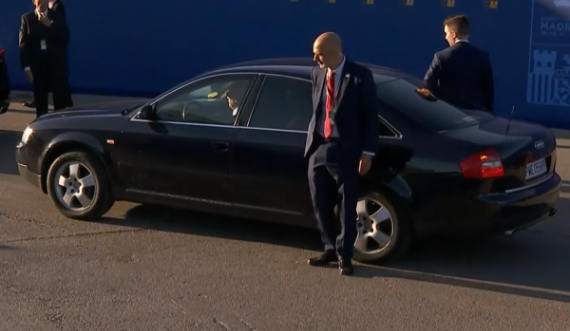 Stoltenberg me një veturë krejt ndryshe nga liderët tjerë në Samitin e NATO-s