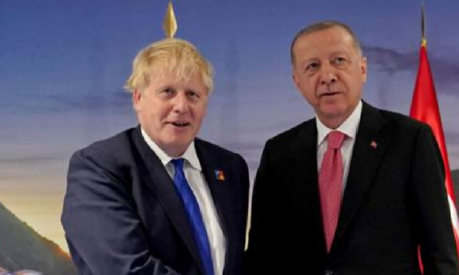 Johnson e Erdogan takohen në samitin e NATO-s, merret vesh çfarë diskutuan