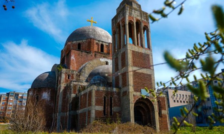 Çfarë do të ndodhë me kishën ortodokse që ndodhet në kampusin e UP-së
