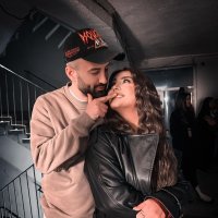 Fifi me të dashurin e luan qyqekun në deti
