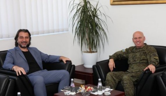 Komandanti i FSK-së takohet me Përparim Ramën, Ministria tregon çka folën
