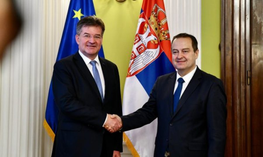 Lajcak takon edhe Daçiqin, thotë se me të bisedoi edhe për situatën e brendshme politike