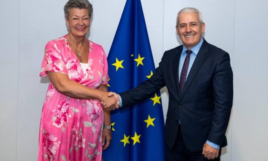 Sveçla merr konfirmimin e Komisioneres së BE-së