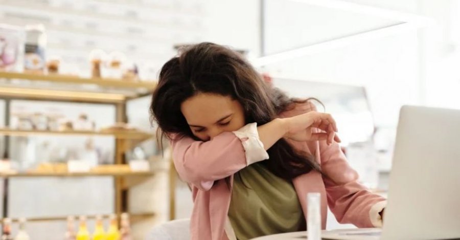 7 simptomat që tregojnë se dikush ka kaluar koronavirusin dhe nuk e di
