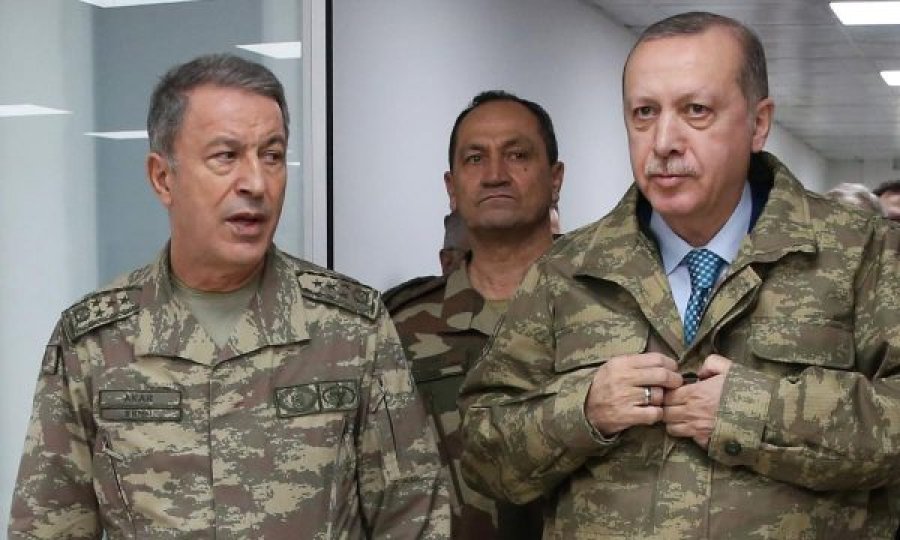 Ministri turk i Mbrojtjes ia përcjellë një kërkesë urgjente homologut rus