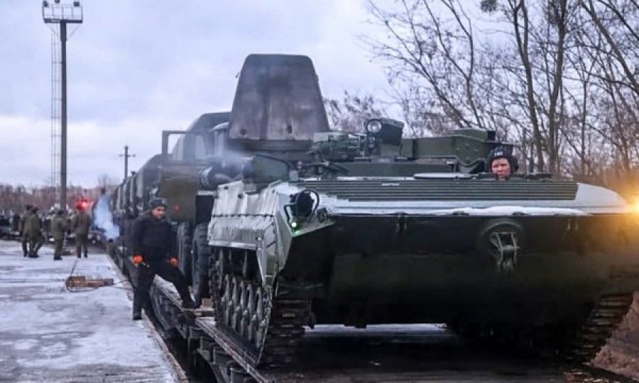 Ukraina jep alarmin: Bjellorusia ka stacionuar 300 tanke, do t’i bashkohet Rusisë në luftë