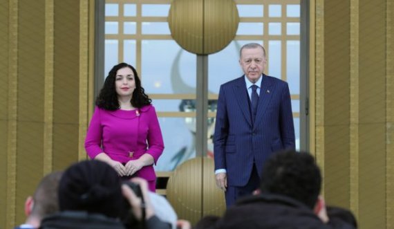 Kosova po sanksioneve ndaj Rusisë, Turqia jo. Çfarë tha Osmani dje para Erdogan?