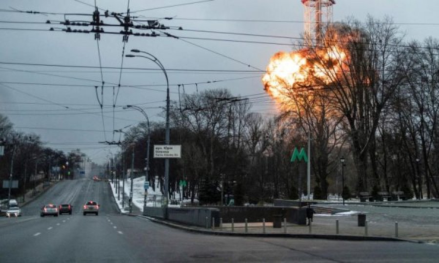 “Po i shoh njerëzit e mi duke vdekur”, rrëfimi i vullnetares mjekësore në Ukrainë