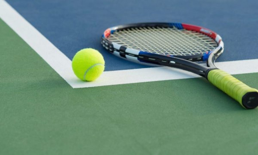 Rusët dhe bjellorusët mund të marrin pjesë në tenis vetëm si sportistë neutralë