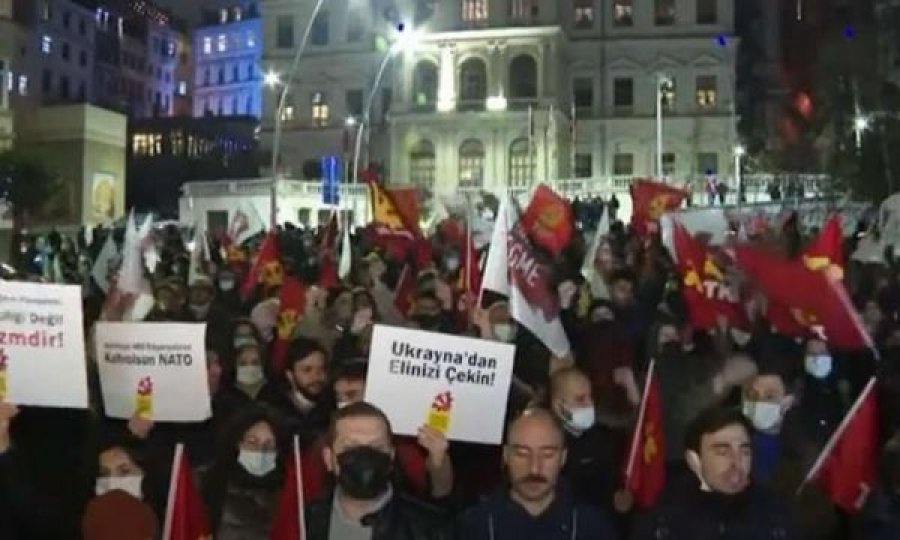 Në Stamboll mbahet protestë kundër NATO-s