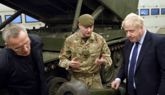 Boris Johnson: Britania është e palëkundër në mbrojtjen e aleatëve të NATO- s