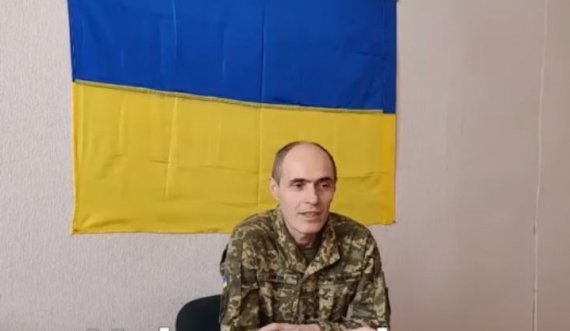 Oficeri i Ukrainës duke folur shqip: Ne i kapim armët për ta mbrojtur vendin