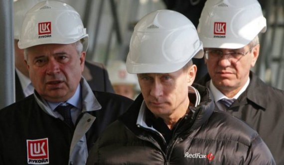 Prodhuesi i dytë më i madh rus i naftës: Të ndërpritet menjëherë konflikti në Ukrainë