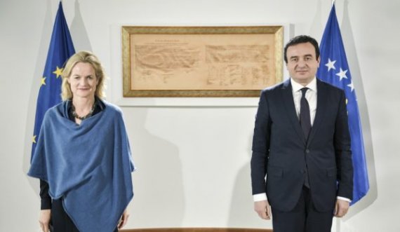 Kurti e pret Von Cramonin, e njofton me sanksionet që Kosova ia ka vënë Rusisë