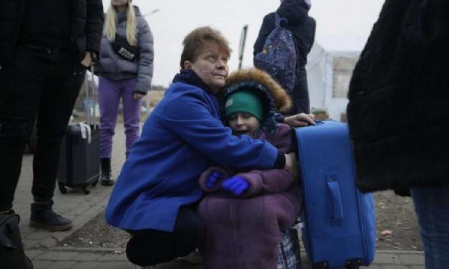 Fluksi i refugjatëve ukrainas, Çekia shpall gjendje emergjente