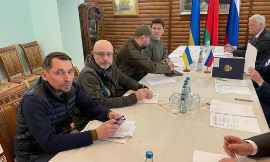 Nis takimi me rusët, pala ukrainase publikon kërkesat