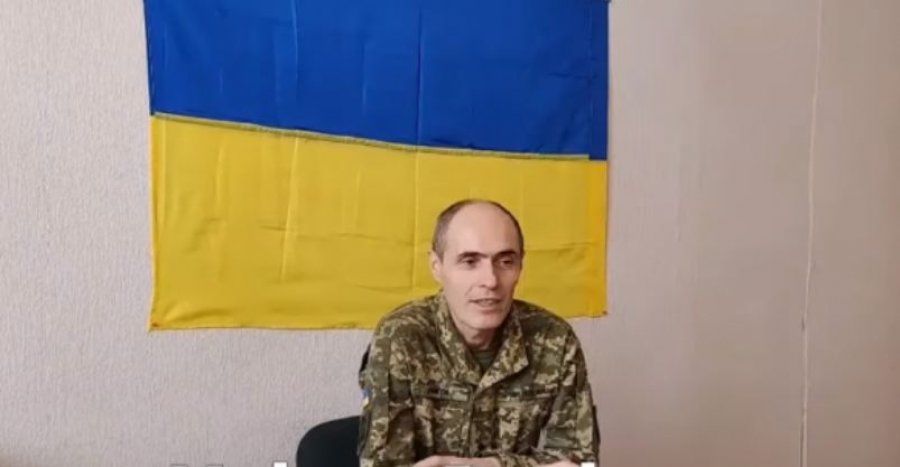 Oficeri i Ukrainës duke folur shqip: Ne i kapim armët për ta mbrojtur vendin