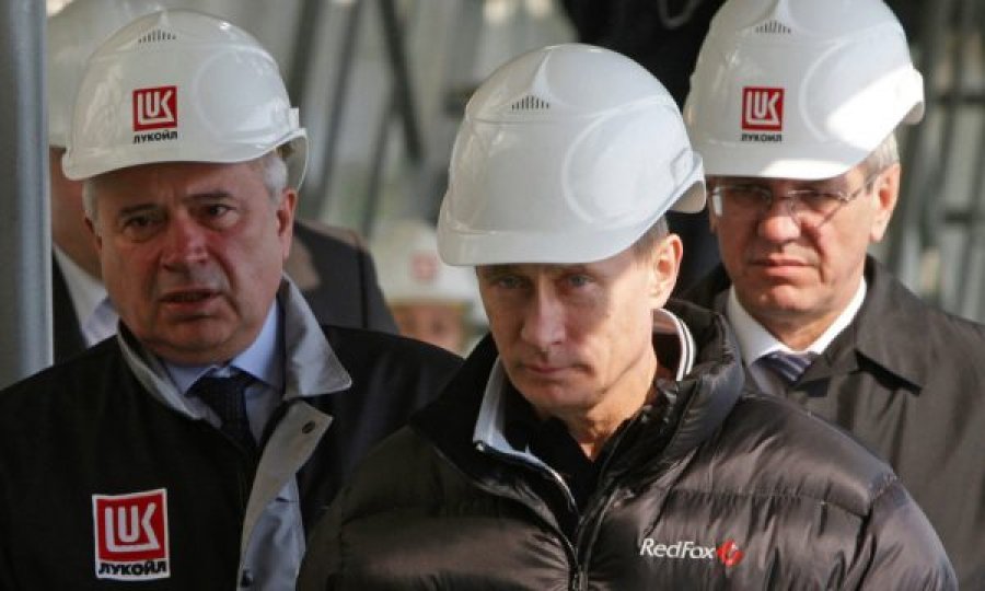 Prodhuesi i dytë më i madh rus i naftës: Të ndërpritet menjëherë konflikti në Ukrainë