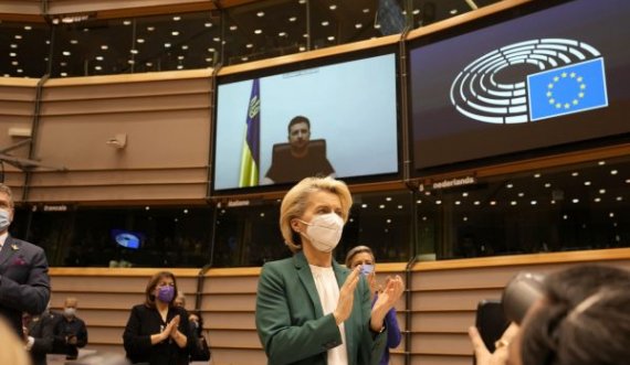 BE-ja s’ia humb shpresat Ukrainës, anëtarësimi i saj duhet të bëhet sa më shpejt