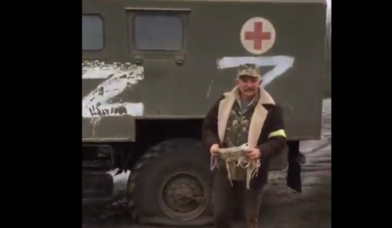 Kamuflimi i ushtrisë ruse, fusin armatim në kamionët e ndihmës së parë, zbulohen nga ukrainasit