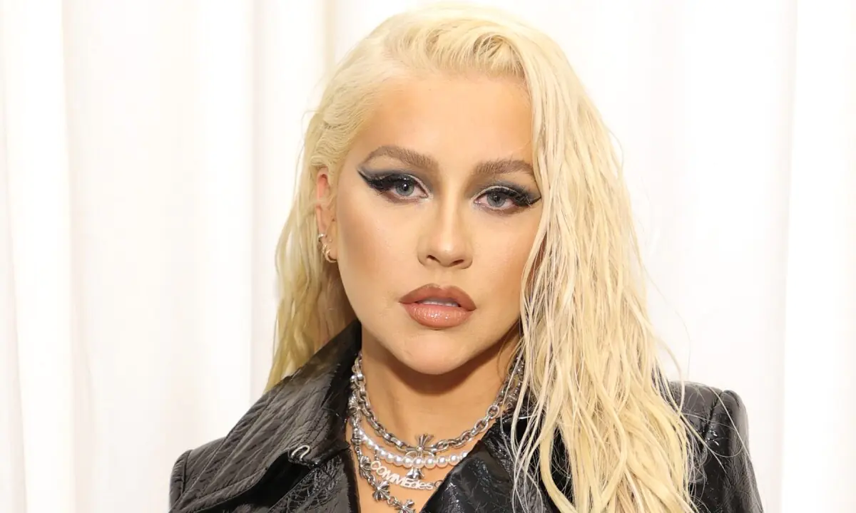 Christina Aguilera plot stil në këngën e re