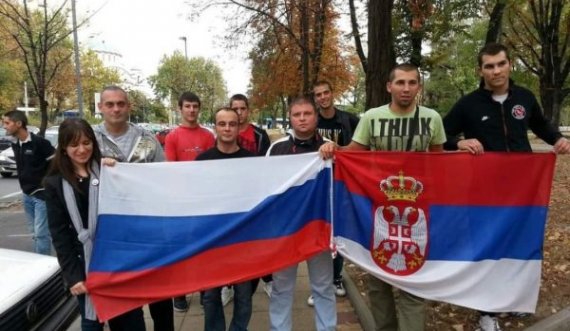 Ish-ambasadori kosovar konkludon se Vuciq eshtë prapa protestave