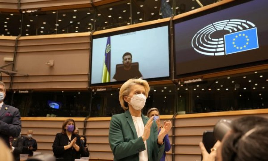 BE-ja s’ia humb shpresat Ukrainës, anëtarësimi i saj duhet të bëhet sa më shpejt