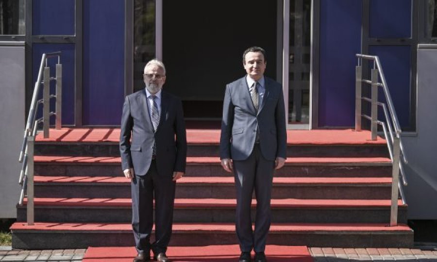 Kurti në takimin me Xhaferin: Të jemi të kujdesshëm